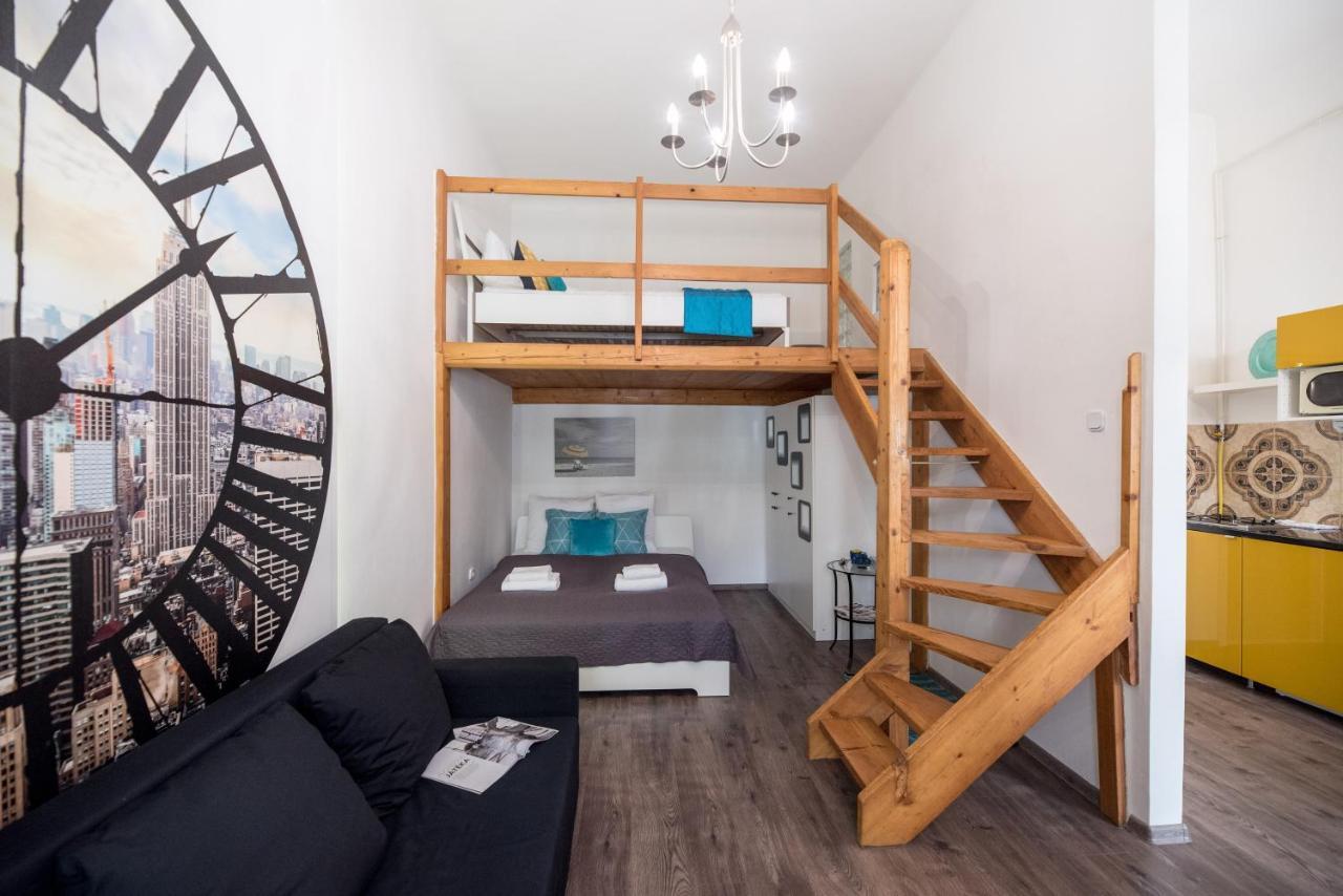 Central Quiet Studio B&B, Airport Connection Budapest Bagian luar foto