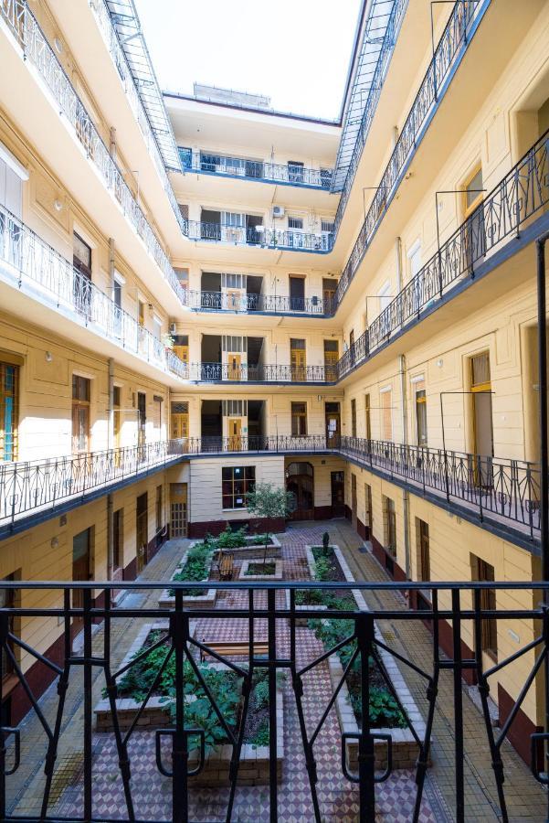 Central Quiet Studio B&B, Airport Connection Budapest Bagian luar foto