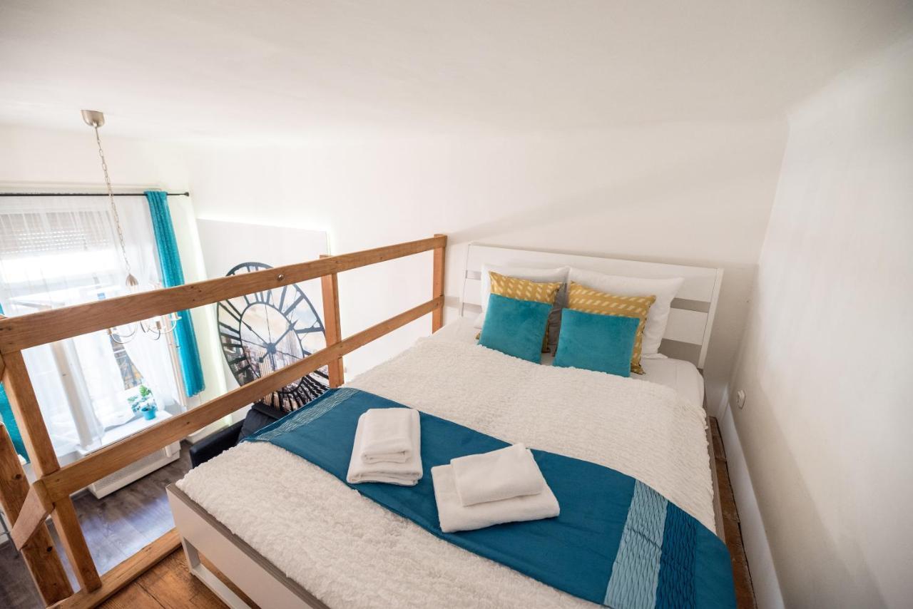 Central Quiet Studio B&B, Airport Connection Budapest Bagian luar foto