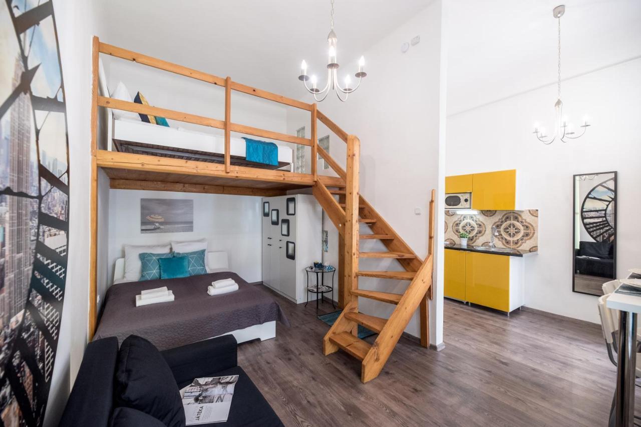 Central Quiet Studio B&B, Airport Connection Budapest Bagian luar foto