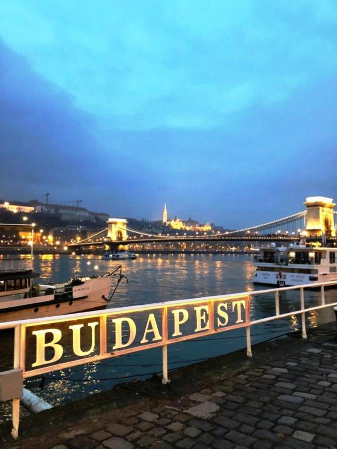 Central Quiet Studio B&B, Airport Connection Budapest Bagian luar foto