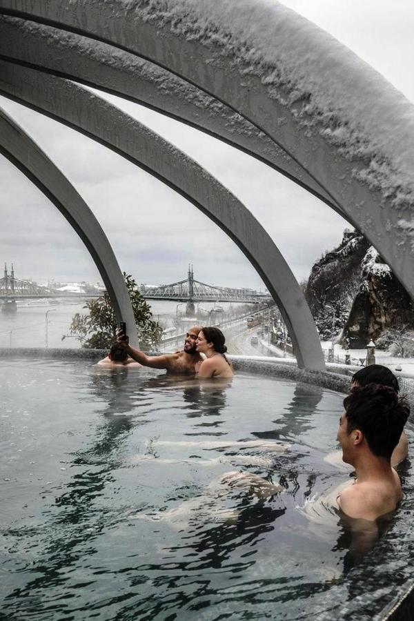 Central Quiet Studio B&B, Airport Connection Budapest Bagian luar foto